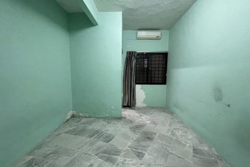 SL 12, Bandar Sungai Long