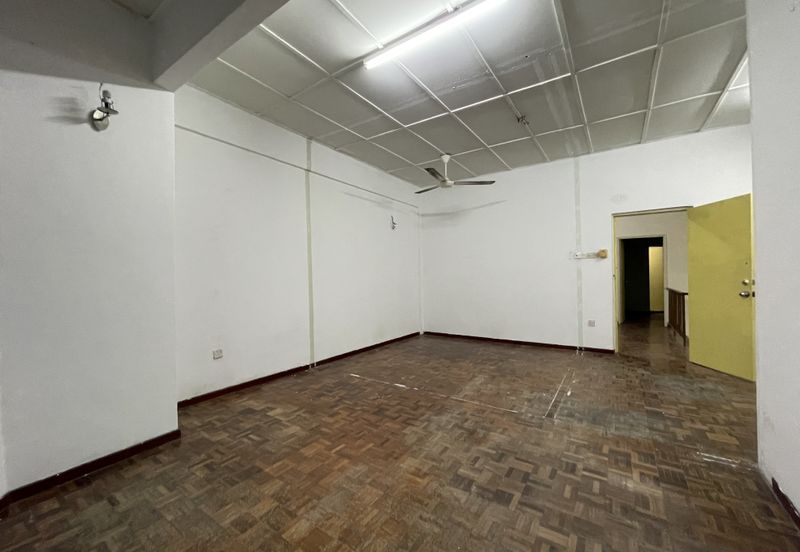 SL 12, Bandar Sungai Long