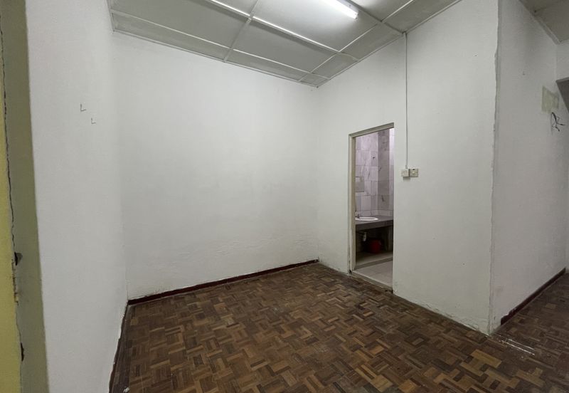 SL 12, Bandar Sungai Long