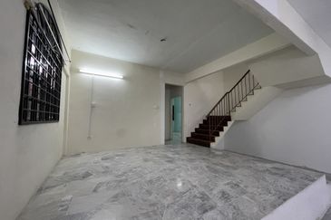 SL 12, Bandar Sungai Long