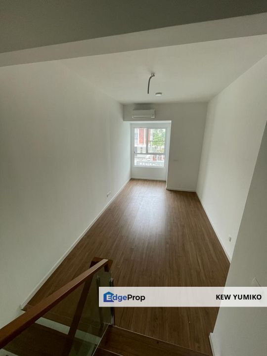 Super Cheap 3 Storey Garden Terrace,Emerald Hills Alam Damai, Kuala Lumpur, Cheras