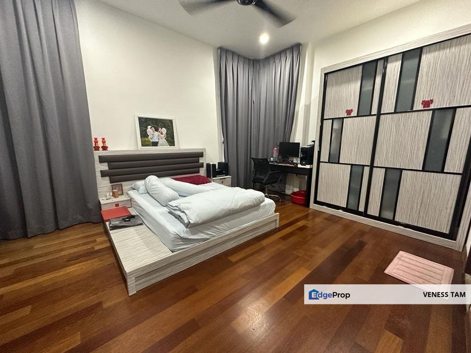 Very less density Freehold Nice condition , Selangor, Batu 9th Cheras