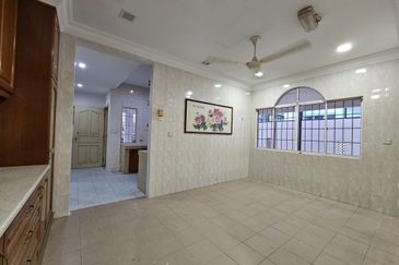 Jalan Puncak Perdana 