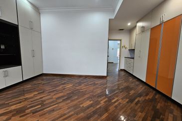 Jalan Puncak Perdana 