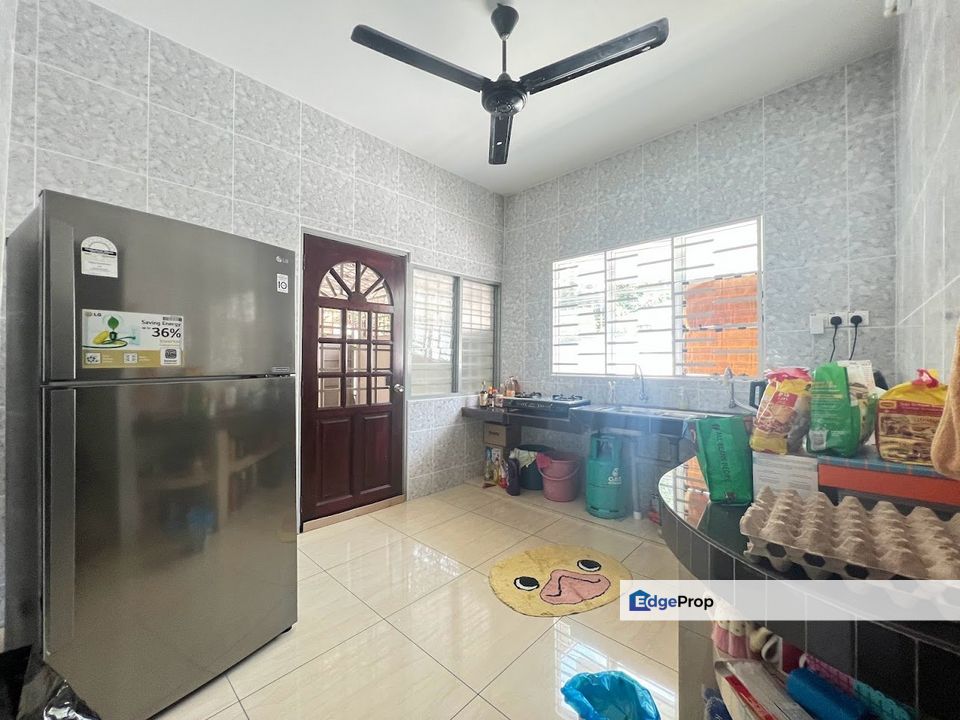 1sty semi-D Freehold 4r3b, Selangor, Batu 9th Cheras