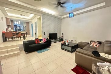 Best deal! Well renovated Kitchen extended 