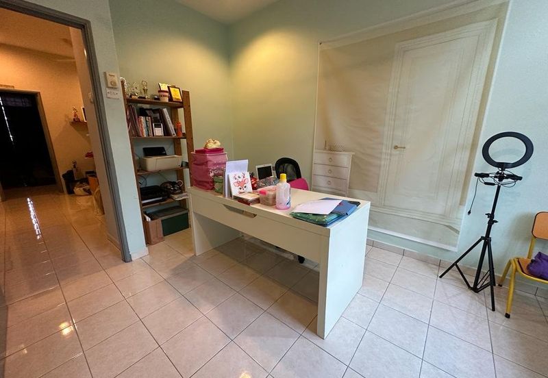 Best deal! Well renovated Kitchen extended 