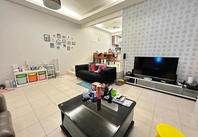 Best deal! Well renovated Kitchen extended 