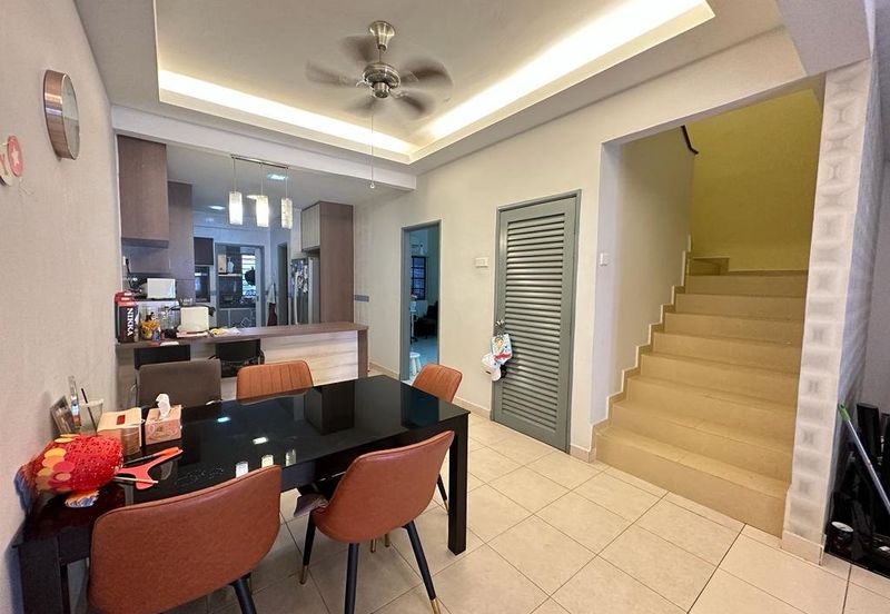 Best deal! Well renovated Kitchen extended 