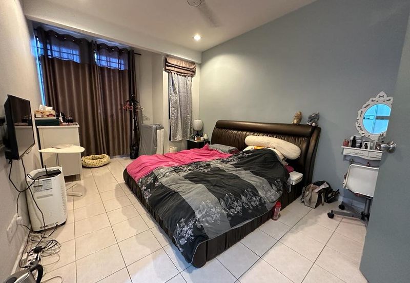 Best deal! Well renovated Kitchen extended 