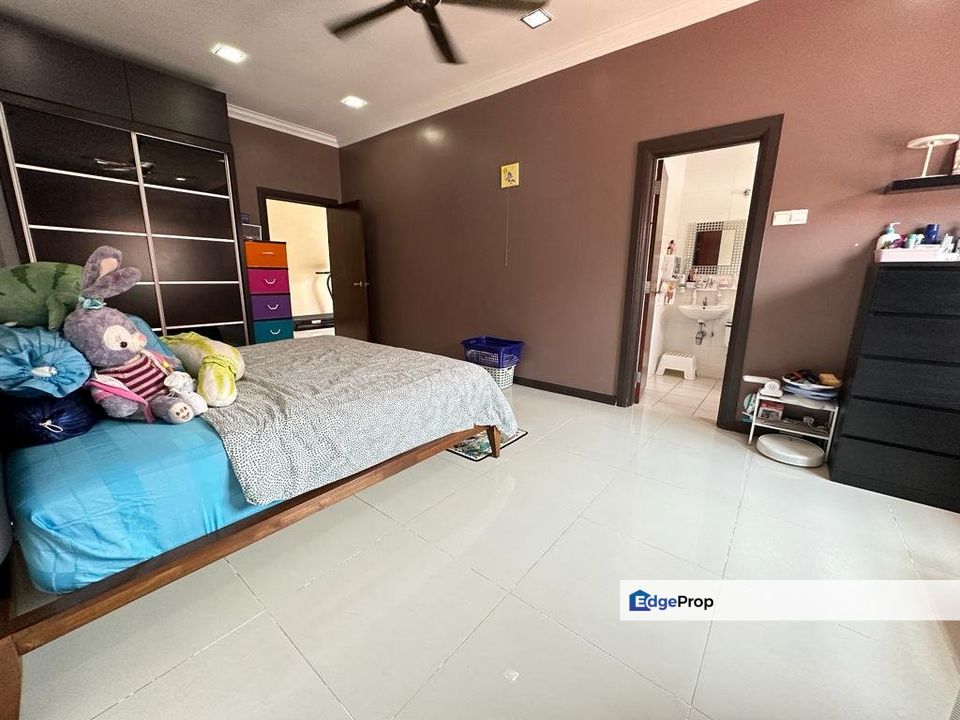 Not facing house. Well condition. Gated guarded, Selangor, Bandar Sungai Long