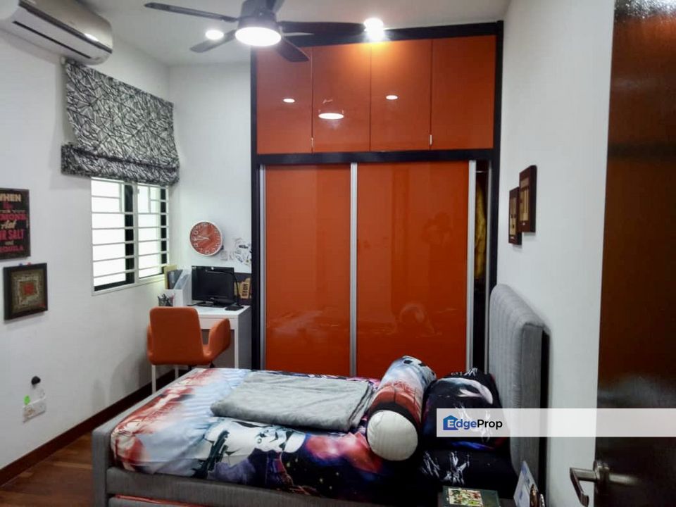 Gated guarded Renovated Freehold, Selangor, Cheras