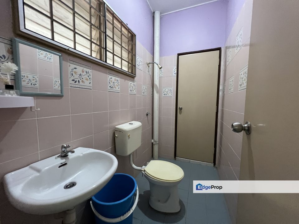 Freehold Gated guarded Kitchen extended , Selangor, Batu 9th Cheras