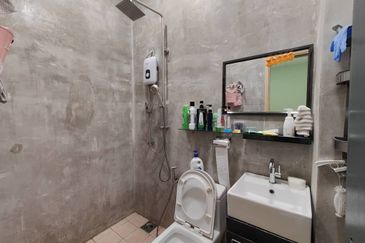 SL 6, Bandar Sungai Long