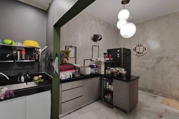 SL 6, Bandar Sungai Long