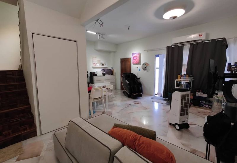 SL 6, Bandar Sungai Long