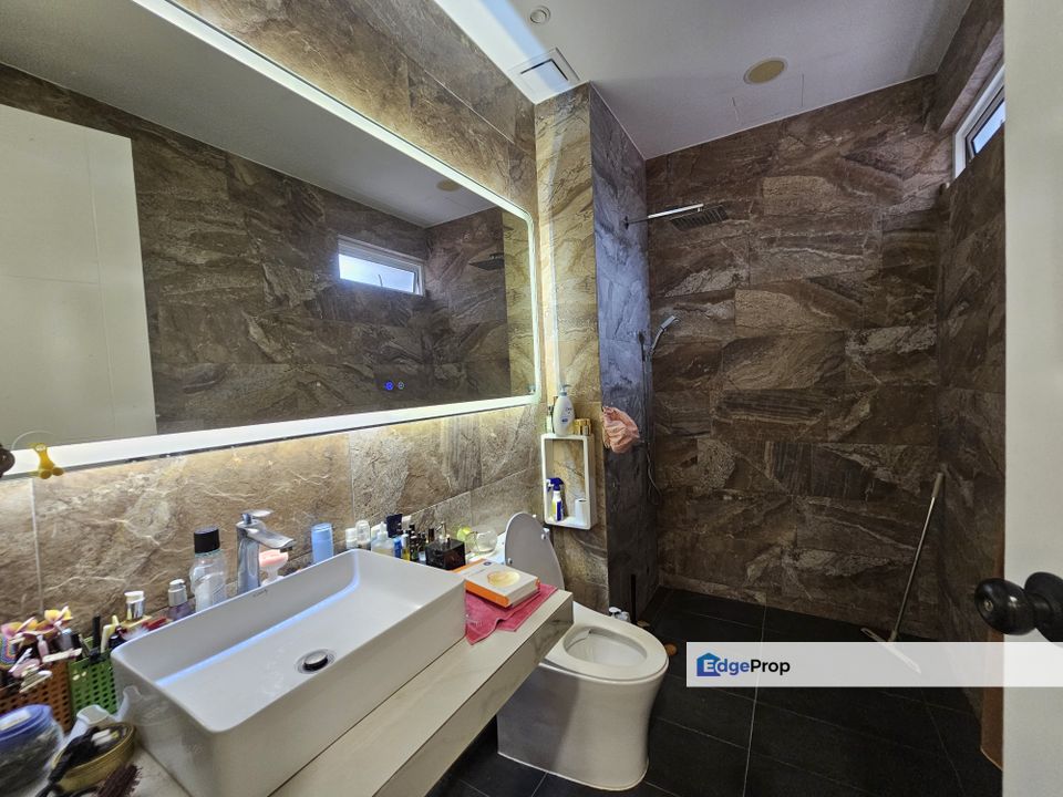 Fully renovated Extended Gated guarded, Kuala Lumpur, Cheras