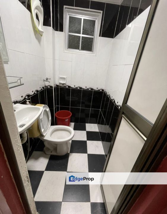 Freehold Renovated Good condition , Selangor, Bandar Damai Perdana