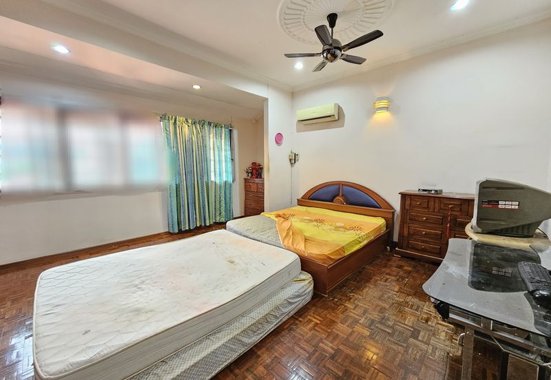 Taman Taynton (Taynton View)