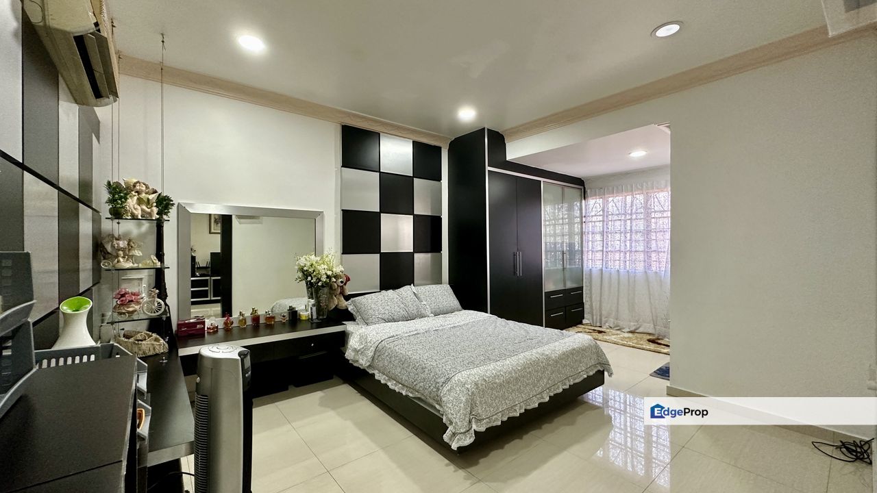 Freehold Move in condition Renovated house, Kuala Lumpur, Cheras