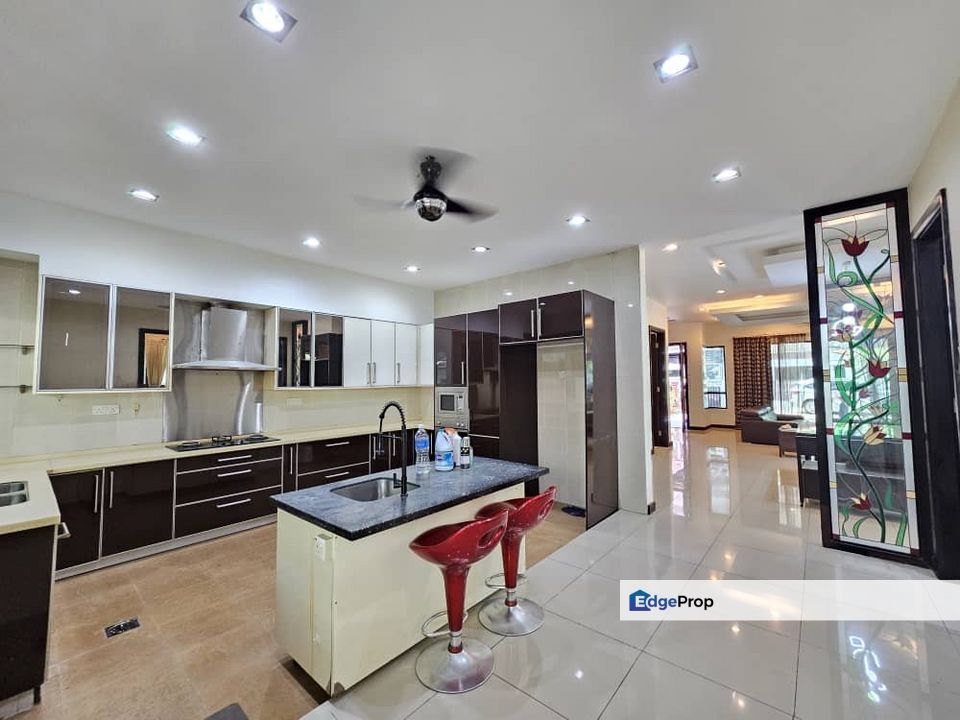 3sty semi-D,freehold,5bedroom, Selangor, Country Heights