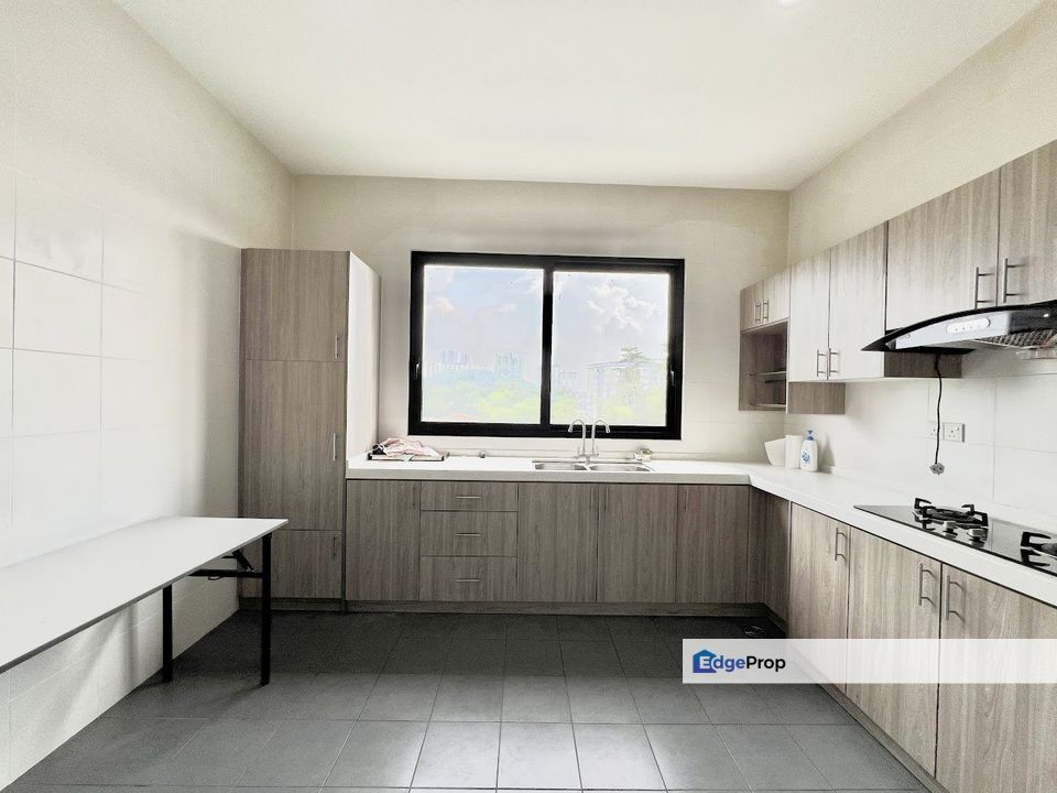 Endlot with big land,3sty semi-D, Selangor, Kajang