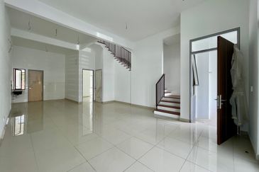 2sty, brand new,modern outlook