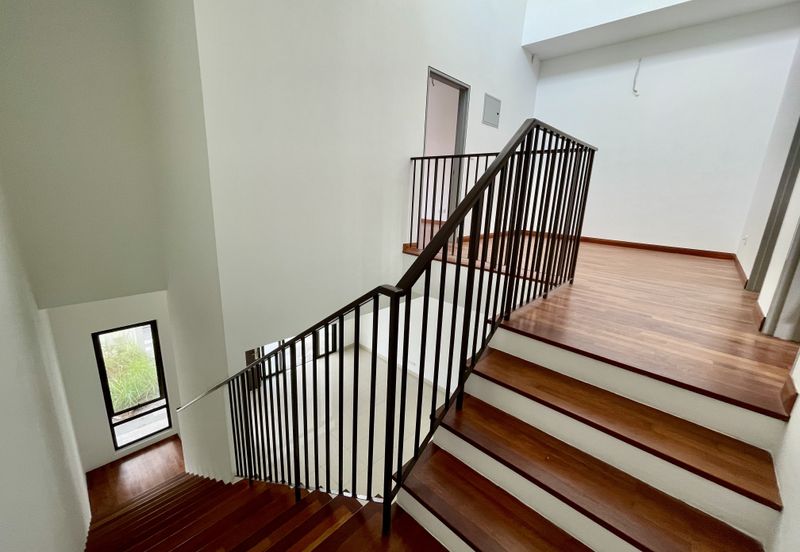 2sty, brand new,modern outlook