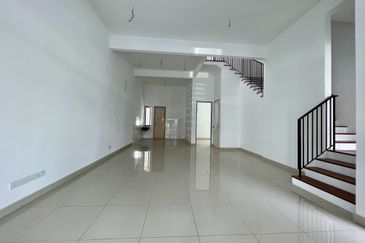 2sty, brand new,modern outlook