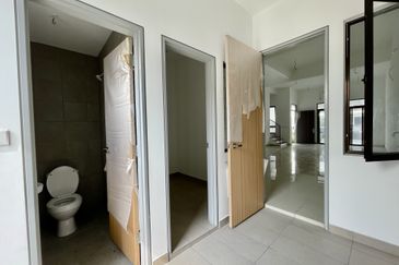 2sty, brand new,modern outlook