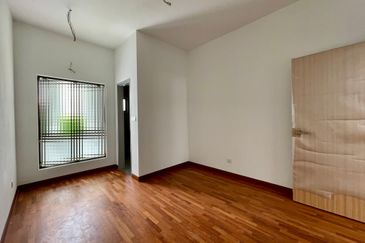 2sty, brand new,modern outlook