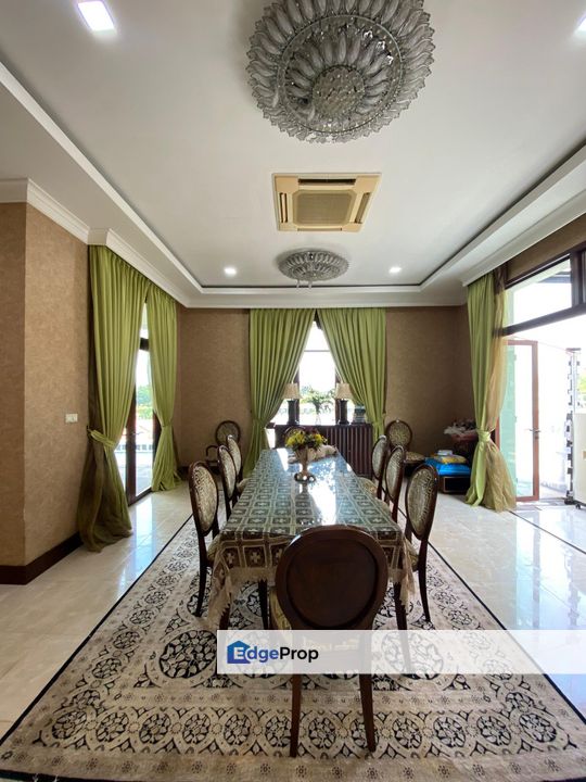 2.5 storey bungalow,come with swimming pool, Kuala Lumpur, Sri Hartamas 