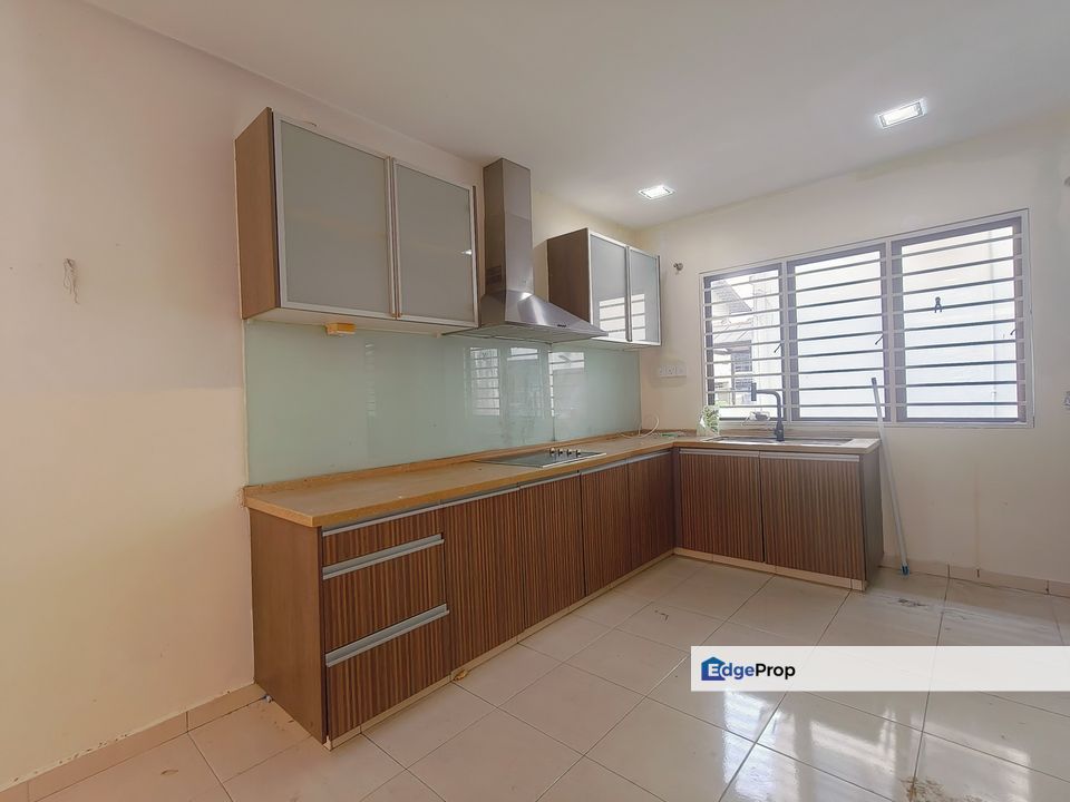 Super Cheap,Endlot with land,well maintained , Selangor, Ampang