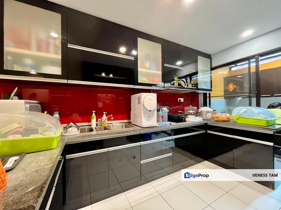 3 storey landed,renovated,gated guarded,extended, Kuala Lumpur, Sungai Besi