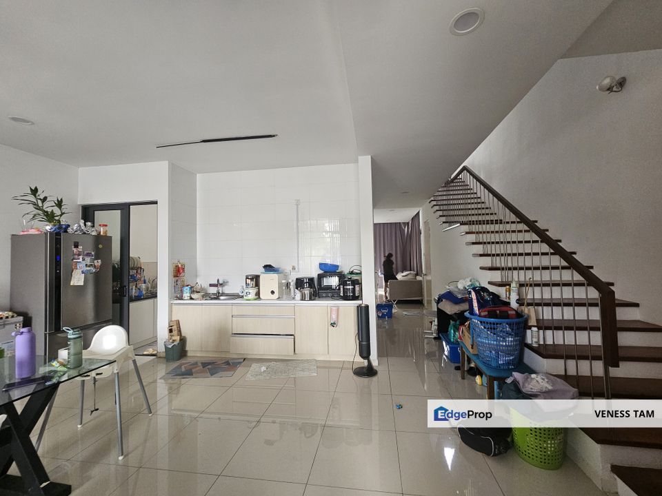 3 storey landed, gated guarded, can use facilities, Kuala Lumpur, Sungai Besi