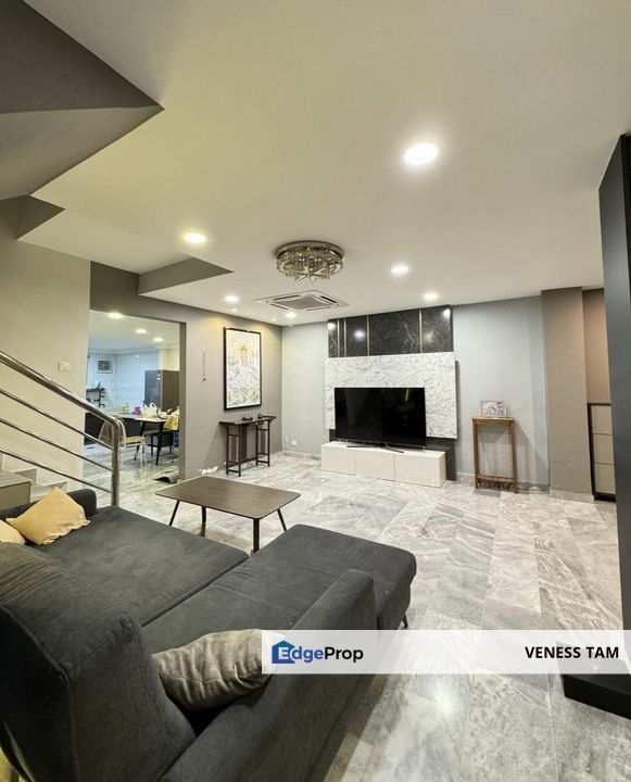 2 storey,corner with land,renovated,gated guarded, Selangor, Pandan Indah