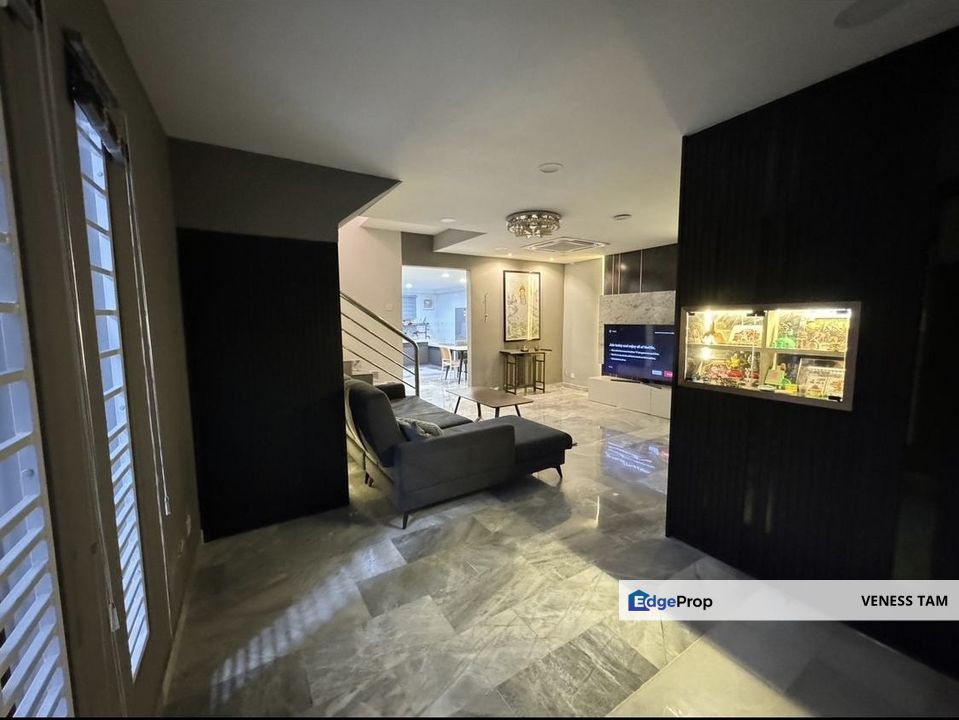 2 storey,corner with land,renovated,gated guarded, Selangor, Pandan Indah