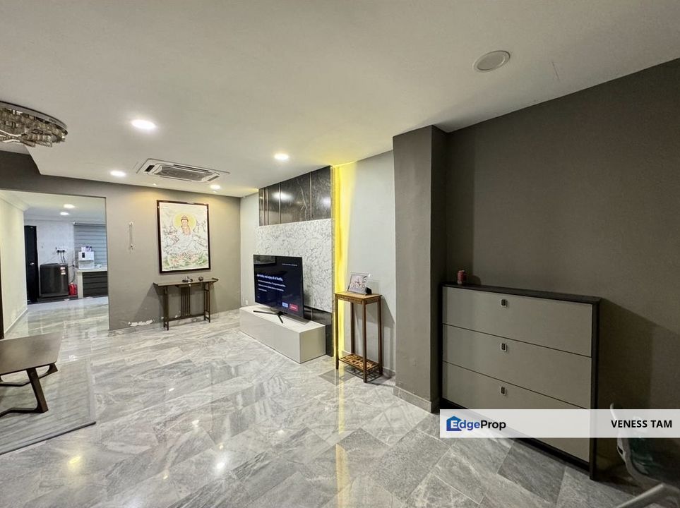 2 storey,corner with land,renovated,gated guarded, Selangor, Pandan Indah