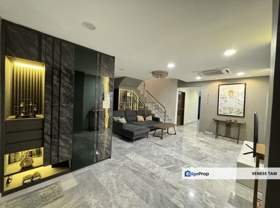 2 storey,corner with land,renovated,gated guarded, Selangor, Pandan Indah