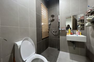 3 sty semi-D @ Laville , Cheras Selatan