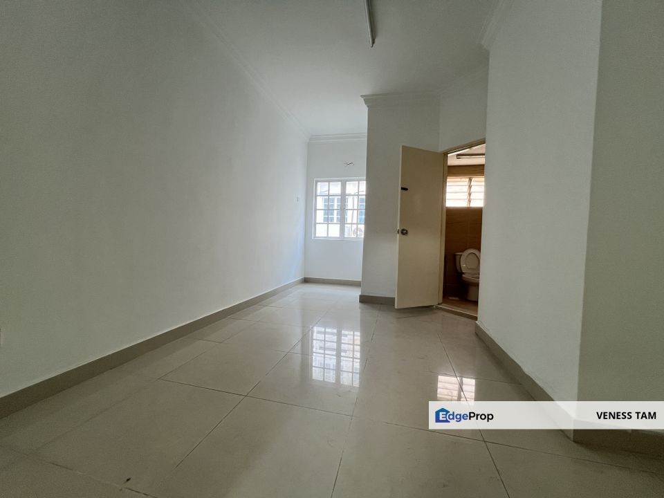 3 Storey Intermediate Terrace House Bukit Segar Jaya 2, Selangor, Cheras