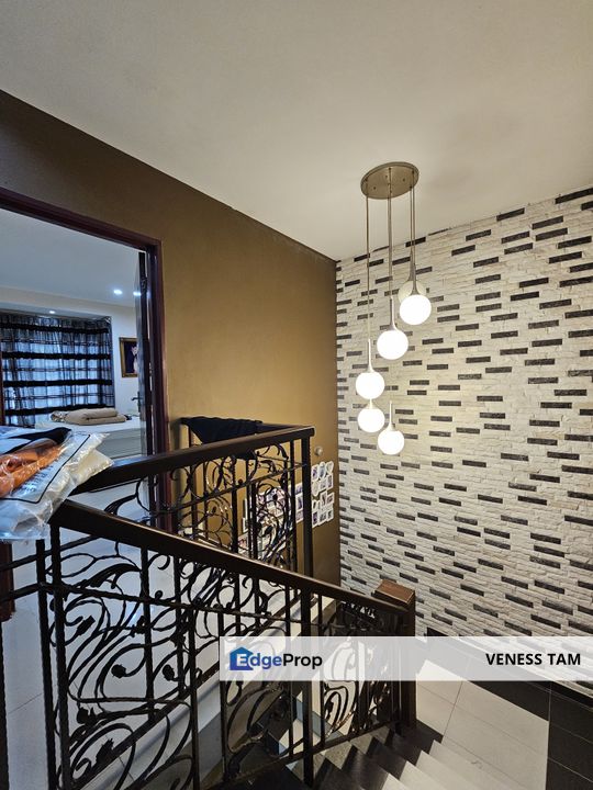 Double sty fully renovated superlink  at Cheras Vista, Selangor, Cheras South