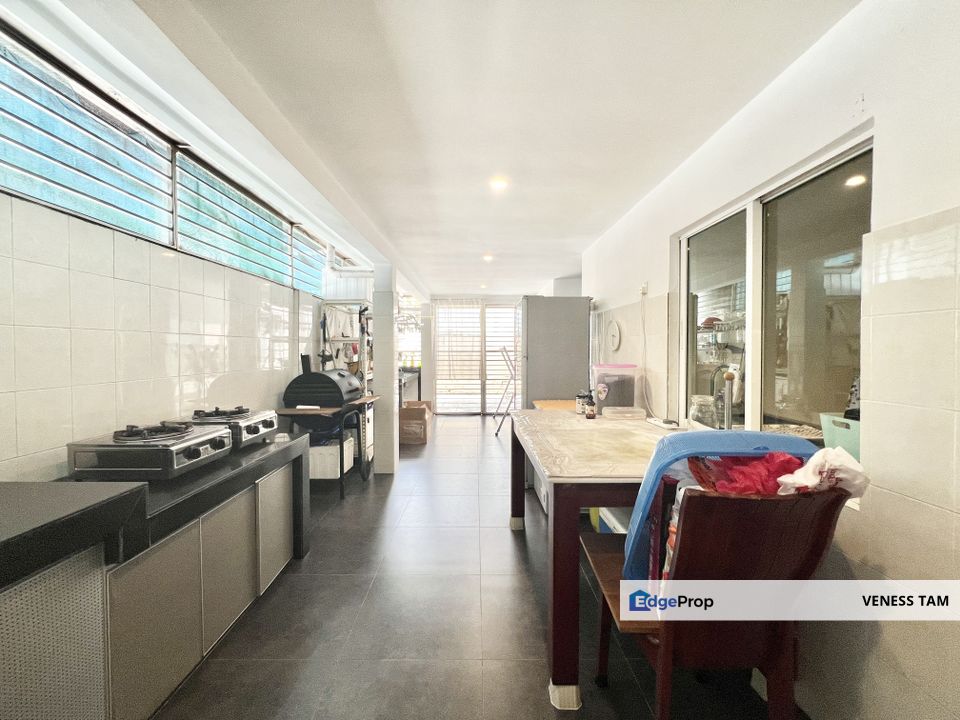 Move In Condition Double Storey Semi D, Damansara Utama  (Uptown PJ), Selangor, Petaling Jaya