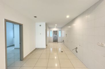 3 storey superlink,seri jalil,low density