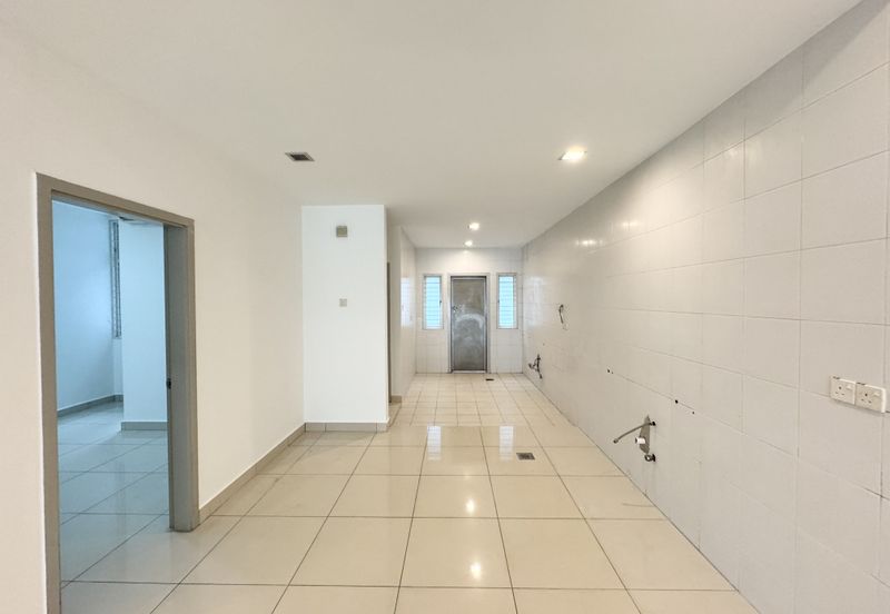 3 storey superlink,seri jalil,low density