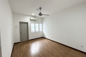 3 storey superlink,seri jalil,low density