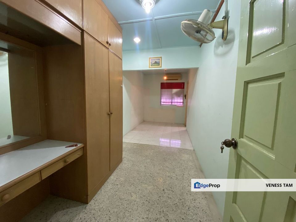 2 storey,endlot with land,well maintained, Kuala Lumpur, Cheras