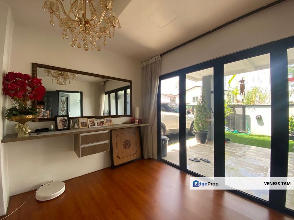 Extra Big Land Renovation 2.5 Storeys Superlink @ Taman Bukit Anggerik, Selangor, Cheras