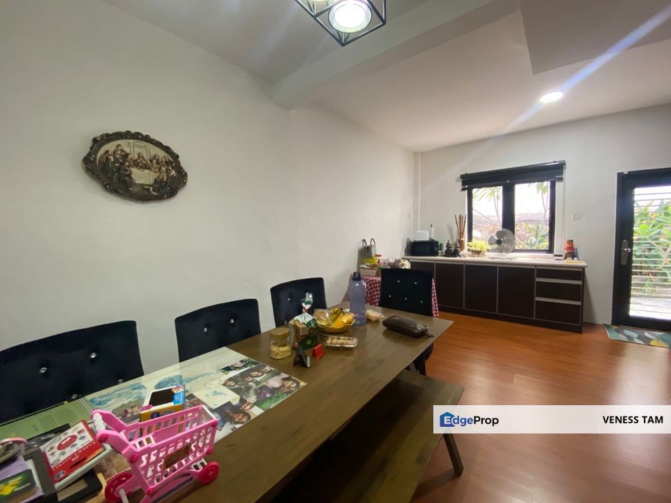 Extra Big Land Renovation 2.5 Storeys Superlink @ Taman Bukit Anggerik, Selangor, Cheras