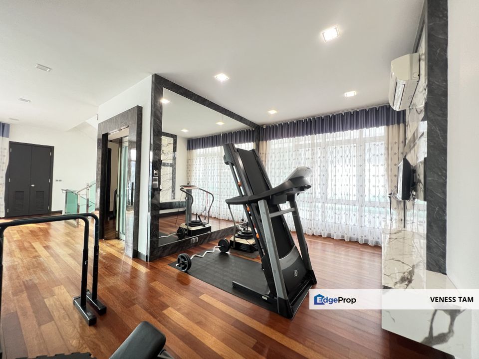 3sty bungalow,corner,renovated,extended, Selangor, Puchong